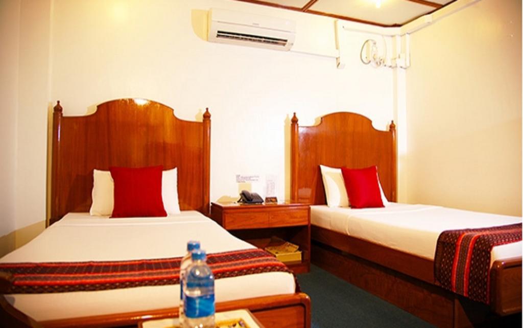 Yoma Hotel Yangon Exterior photo